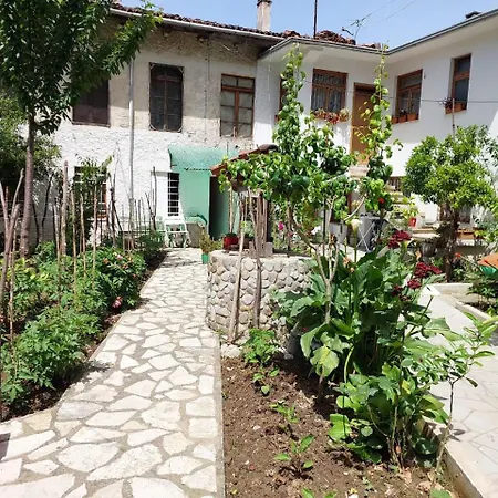 Holiday home Troshani *